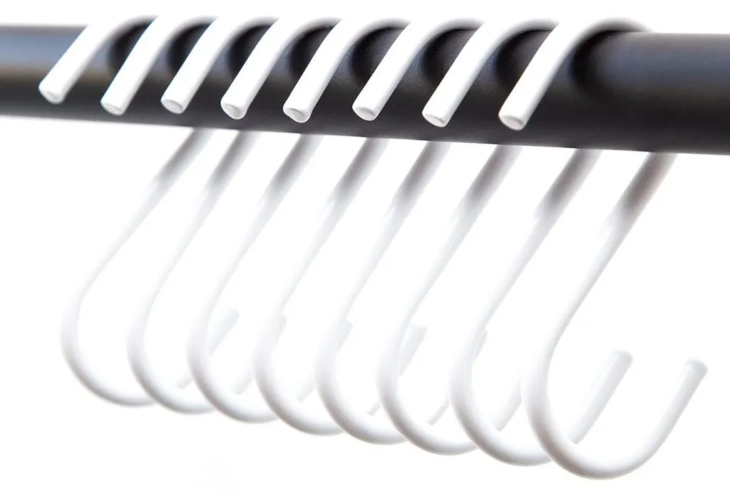 Crochets de suspension en métal blanc forme S pour penderie et cintre