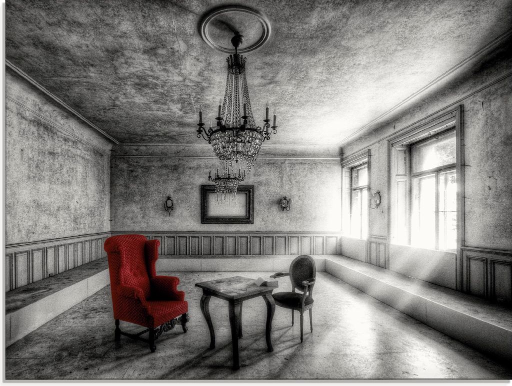 ARTland Glasbild Lost Place - Roter Sessel Größe: 60x45 cm