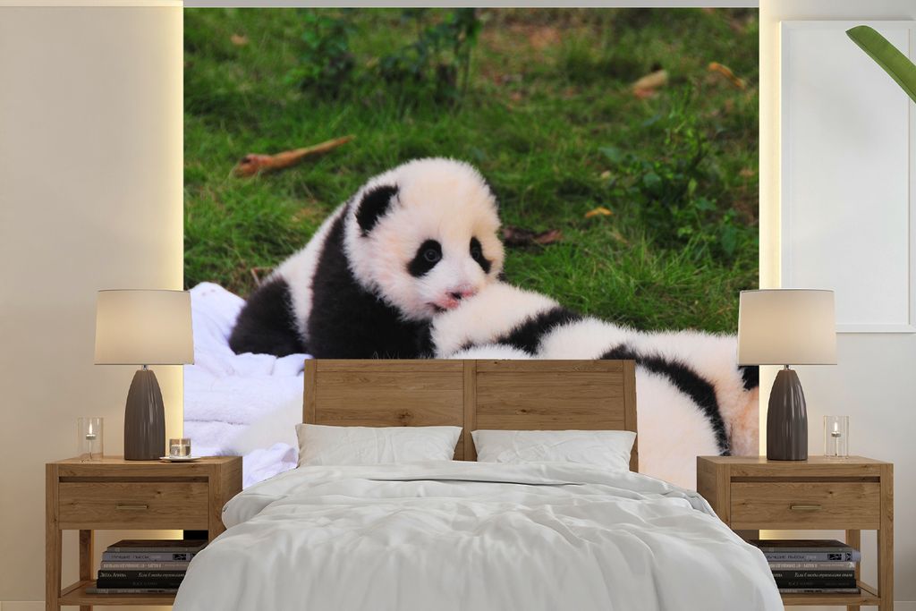 MuchoWow Fototapete für Wohnzimmer oder Schlafzimmer Wandtapete Vinyl Motivtapete Pandas - Gras - Decke - 300x300 cm - Wanddekoration