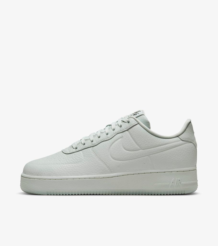 Nike Air Force 1 '07 Pro-Tech "Waterproof Light Silver", Wasserabweisende Sneaker, Größe: 42,5