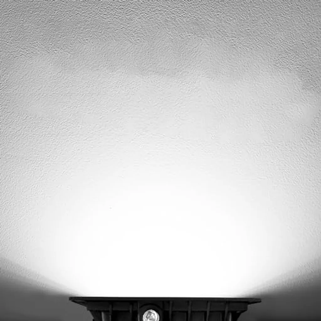 Solution Éclairage Extérieur Puissant : Projecteur LED 7000LM IP66