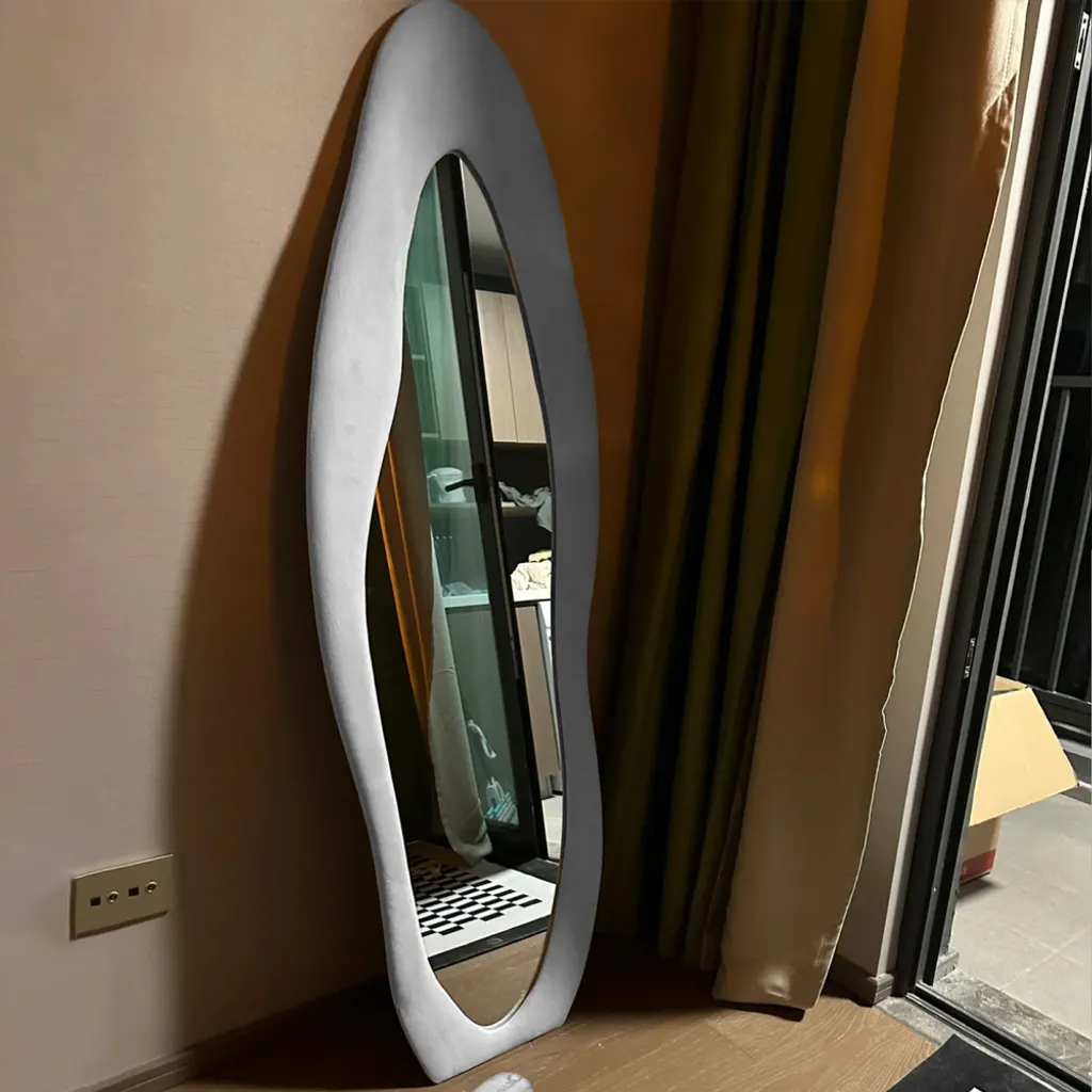 Grand miroir 170x70 cm avec cadre gris rembourré et design moderne
