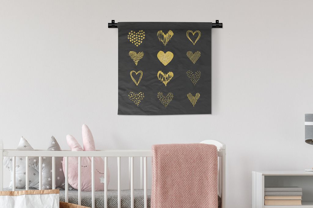 MuchoWow Wandteppich Wandbehang Gold gezeichnete Herzen auf schwarzem Papier 60x60 cm Tapisserie Dekoration Wandtuch - Dekorationen - Wand Decke