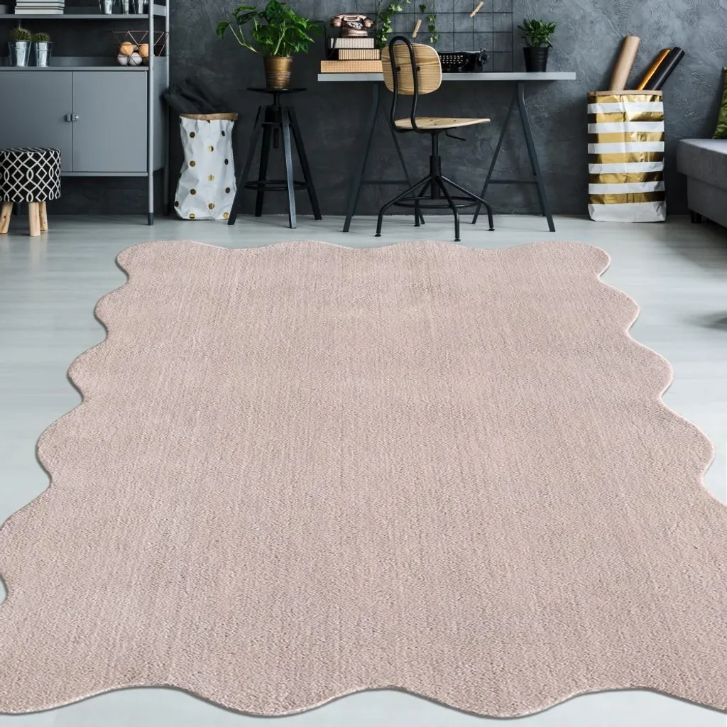 Tapis rose blush forme ondulée moderne 140x200 cm facile d'entretien