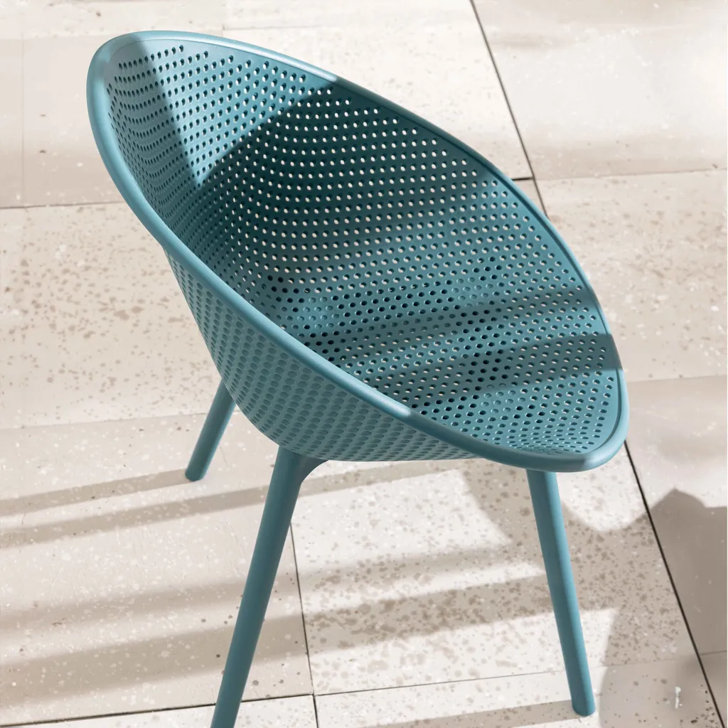 Lot de 4 chaises de terrasse en plastique bleu canard Oviala Buda
