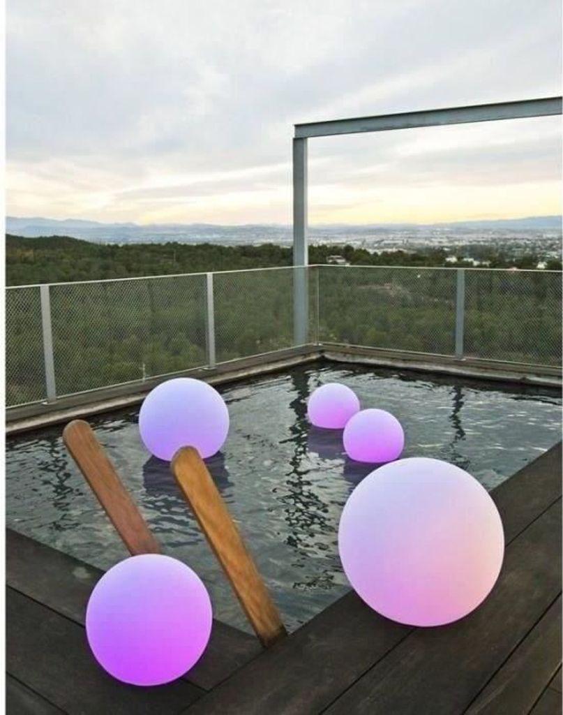 Boule lumineuse sans fil flottante LED multicolore dimmable Image du produit 