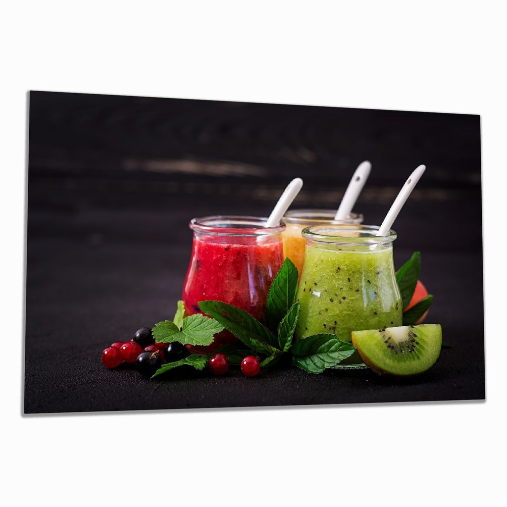 Wallario Herdabdeckplatte aus Glas, Größe 80 x 52 cm 1-teilig, Motiv Bunte Smoothies in grün und rot