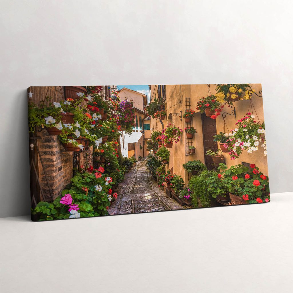 Blumenstraße in der Stadt Umbrien – Leinwandbild Wandbild – 140x70 cm – Leinwandbilder – Wandbilder – Schlafzimmer – Flur