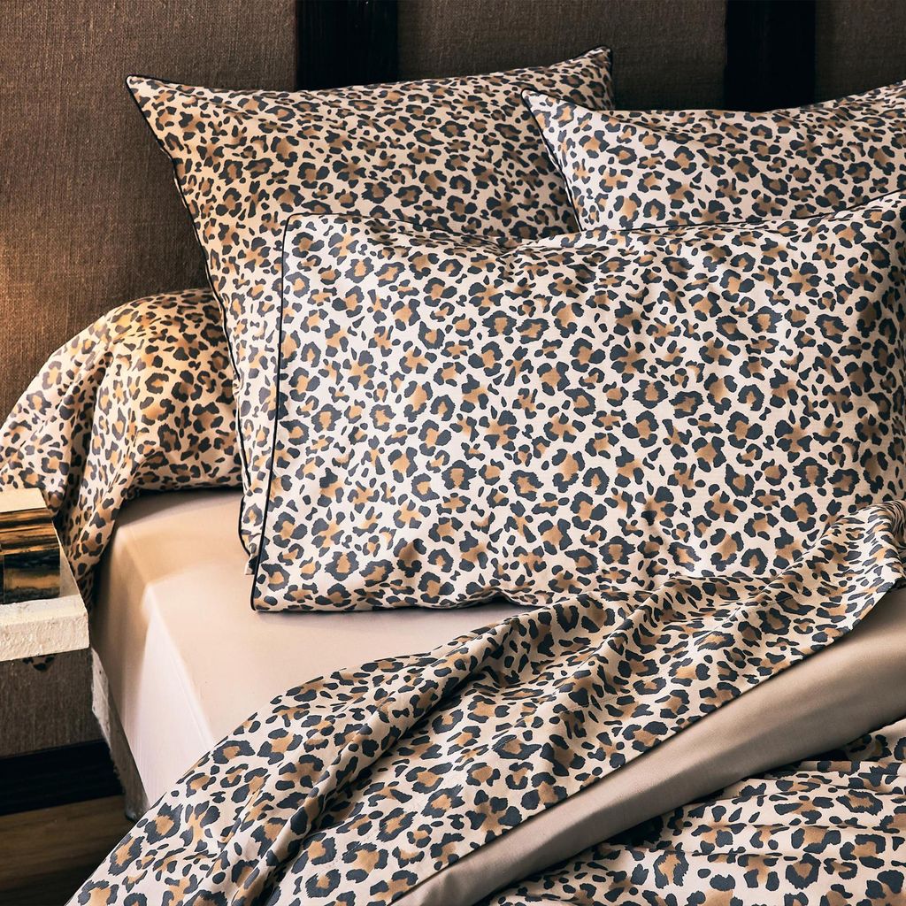 Pfulmenanzug aus Baumwollperkal mit Leopardenmuster
