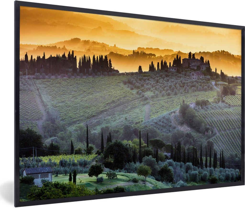 MuchoWow Gerahmtes Poster Nebel über dem ummauerten San Gimignano in Italien bei Sonnenaufgang 90x60 cm - Poster mit Schwarzem Bilderrahmen Wand...