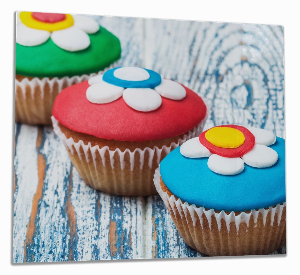 Wallario Herdabdeckplatte aus Glas, Größe 60 x 52 cm 1-teilig, Motiv Bunte Muffins - alter Holztisch - Stillleben