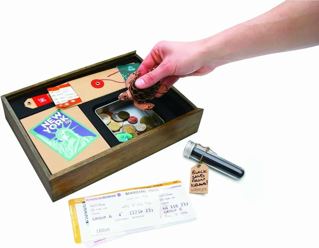 Scatola Ricordi Nascita e Famiglia Luckies: Legno Naturale per Te