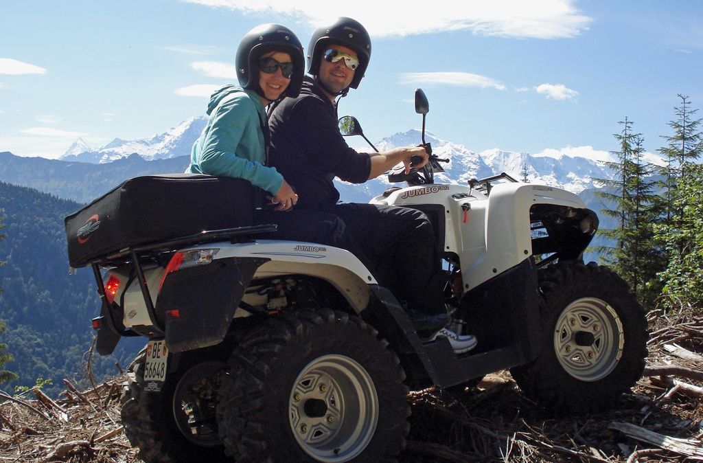 Jochen Schweizer Quad Panorama-Tour im Berner Oberland; Erlebnis verschenken oder selbst erleben; Gutschein gültig für 1 Person Gruppengrösse bi...