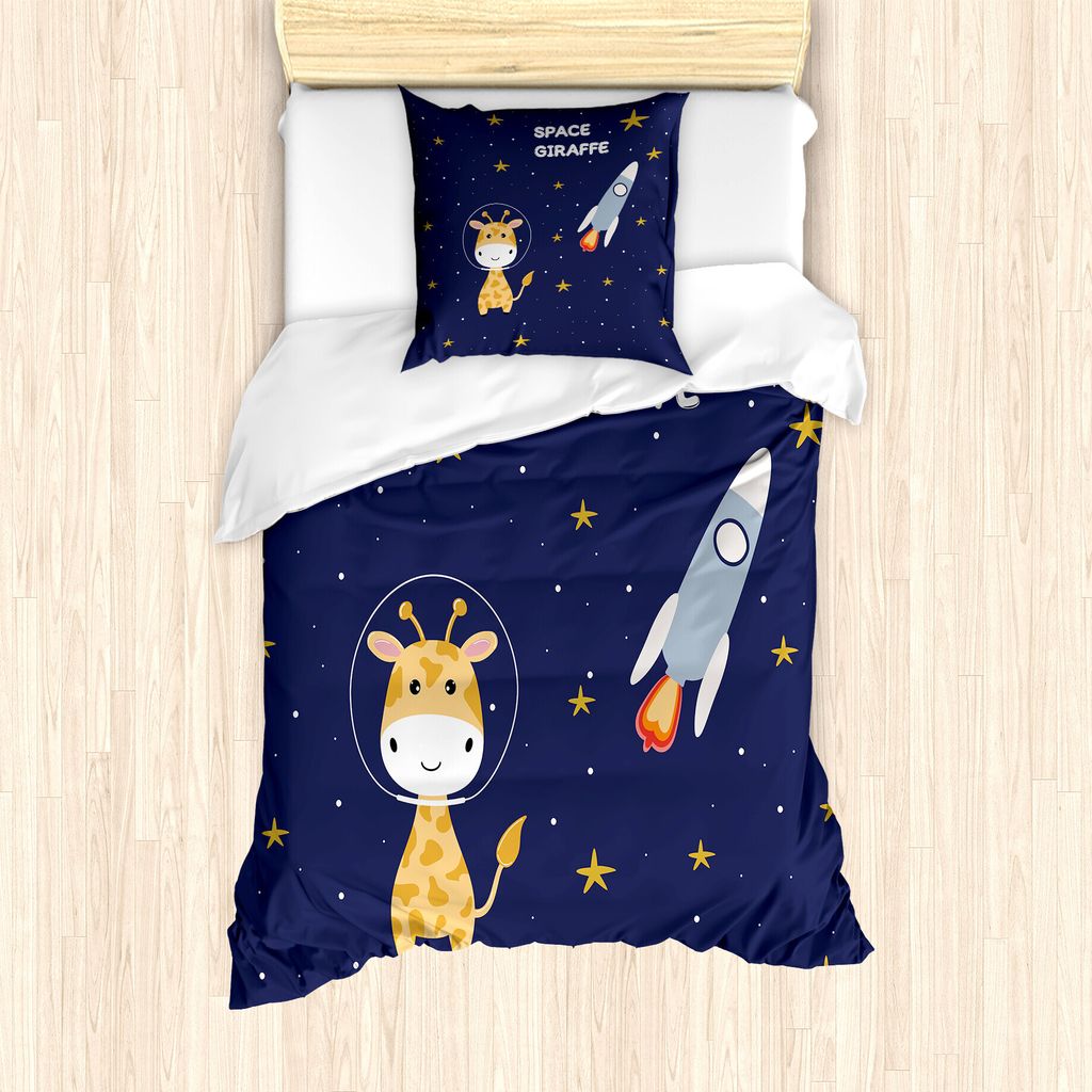 ABAKUHAUS Universum Bettbezug Set für Einzelbetten, Raum Giraffe and Rocket, Milbensicher Allergiker geeignet mit Kissenbezug, 135 cm x 200 cm - 8...