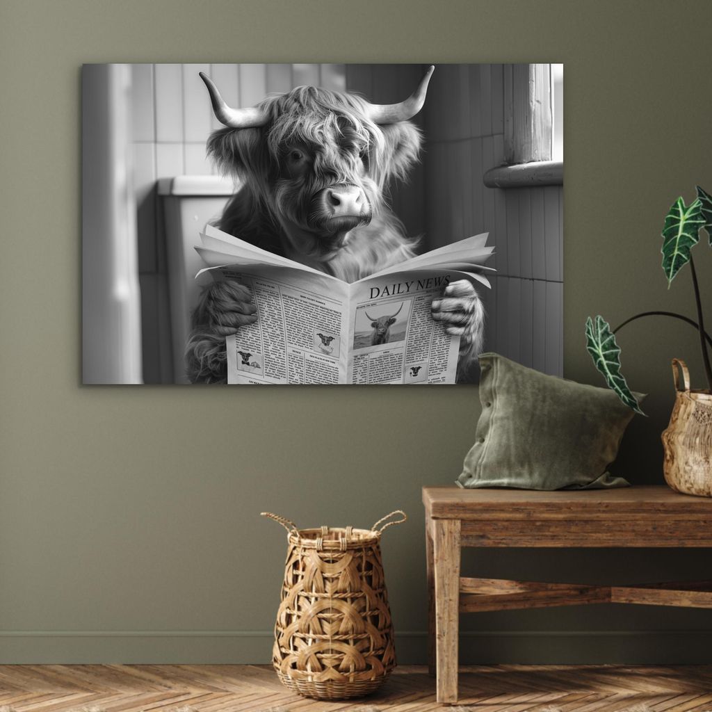 MuchoWow Wanddekoration Metall Metallbild Wandkunst 120x80 cm Schottisches Hochlandrind - Kuh - Zeitung - WC - Schwarz-Weiß MuchoWow Aluminium Gem...