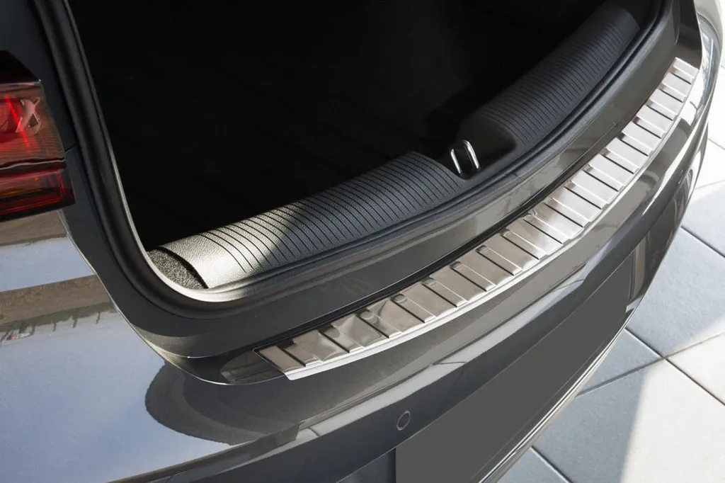 Protection de Seuil de Coffre pour Opel Astra K 2015-2021 Noir Mat