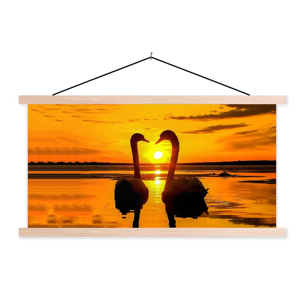MuchoWow Textilposter Schwäne - Sonnenuntergang - Vogel - Orange - Wasser 120x60 cm mit holzfarbenen Rahmen - Klemmleiste