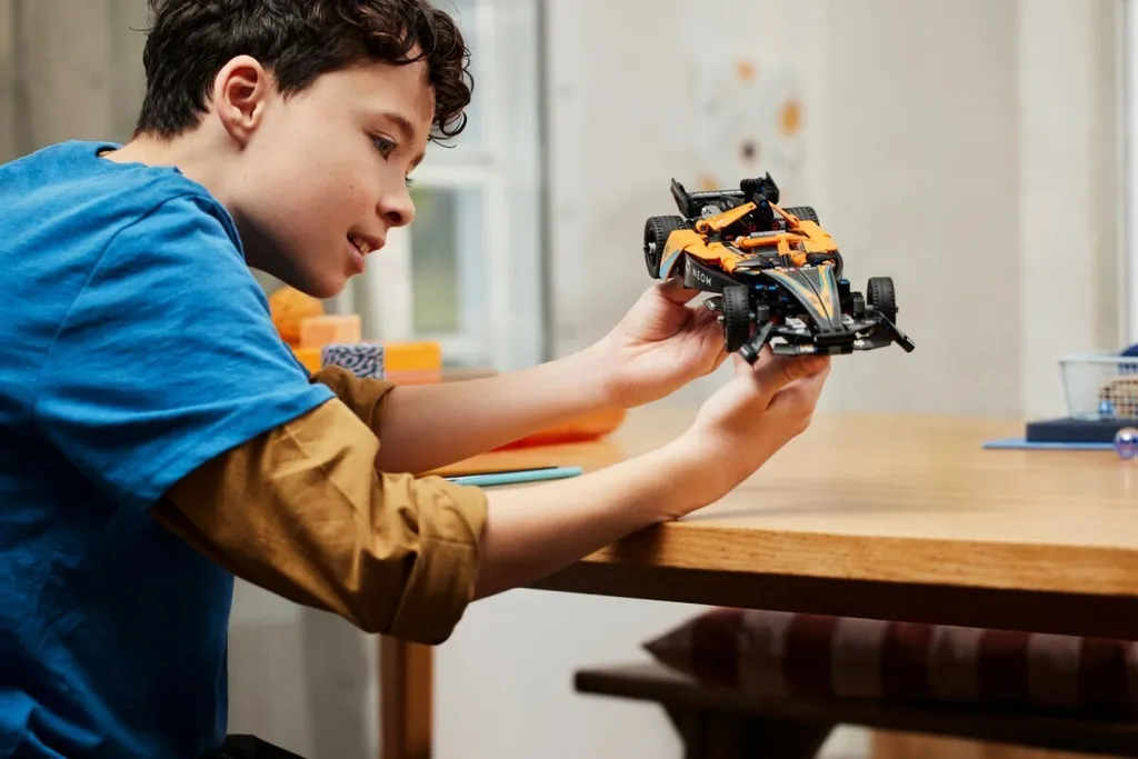 Voiture de Course McLaren Formula E LEGO Technic 42169 à Construire - 41