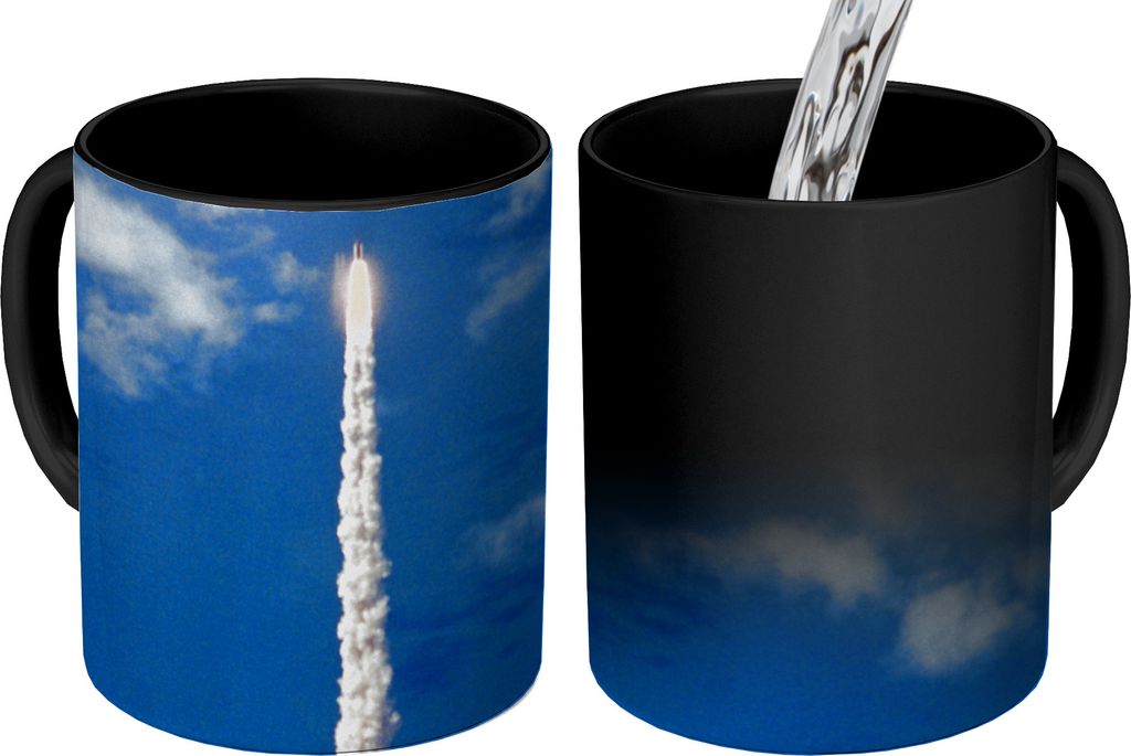 MuchoWow Zauber Tasse Zaubertasse Magic Eine Luftaufnahme der Raumfähre, die in den Himmel fliegt 350 ml Farbwechsel Becher Geschenk Geschenkide...