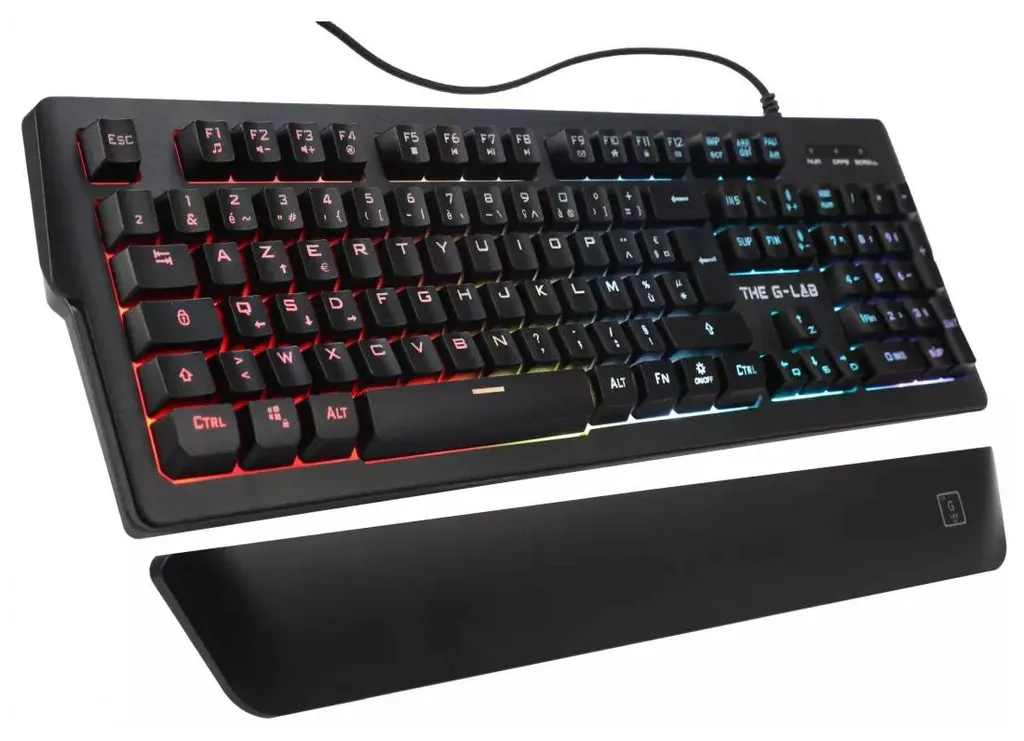 Clavier gaming pour setup PC de bureau idéal pour débuter l'e-sport