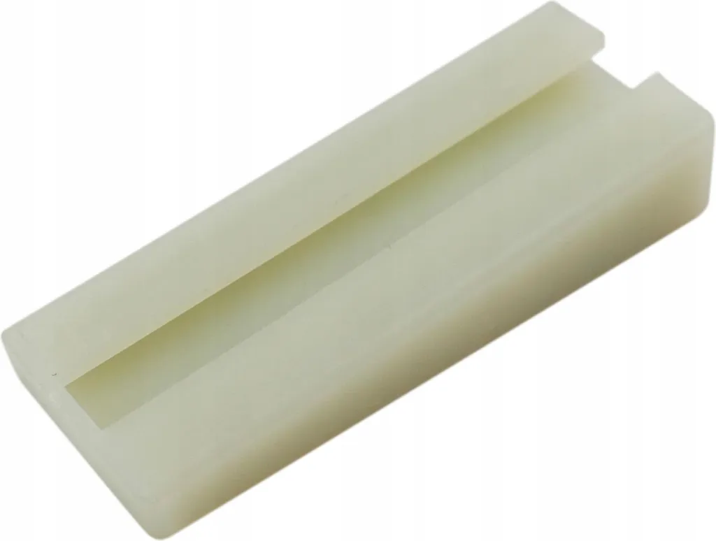 Réparer les bords de tôle sans trace grâce à cette base nylon pour machine