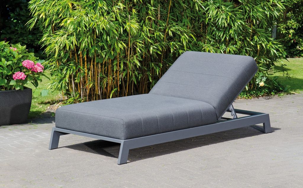 Sonnenpartner Lounge-Liege Divine Aluminium mit Polsterung anthrazit Gartenliege Sunbrella Sonnenlie