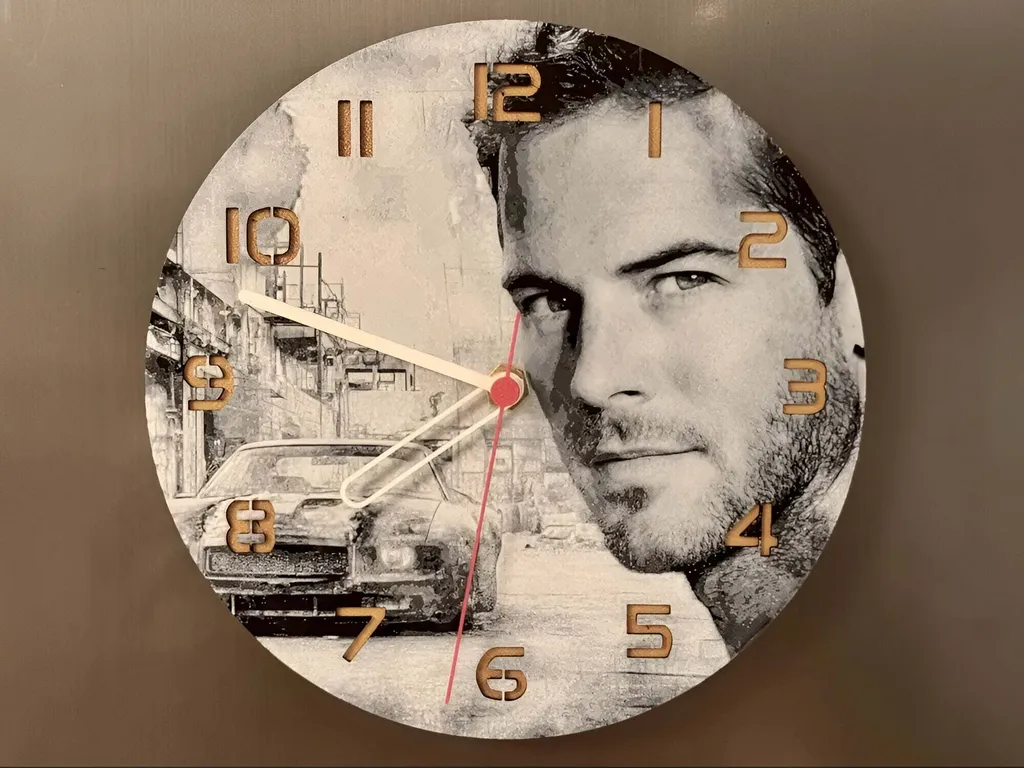 Horloge Murale Paul Walker Edition - Grand Format Ø 245mm en Verre Noir
