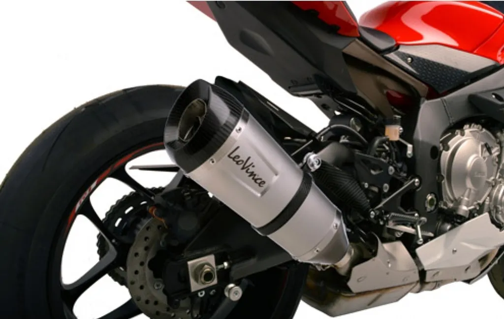 Échappement LeoVince Factory S Yamaha YZF R1 pour un son sport homologué