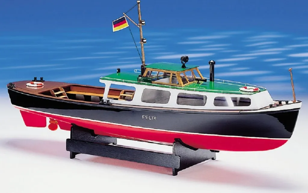 Maquette de Bateau de Port Felix Krick pour Initiation Navigation RC