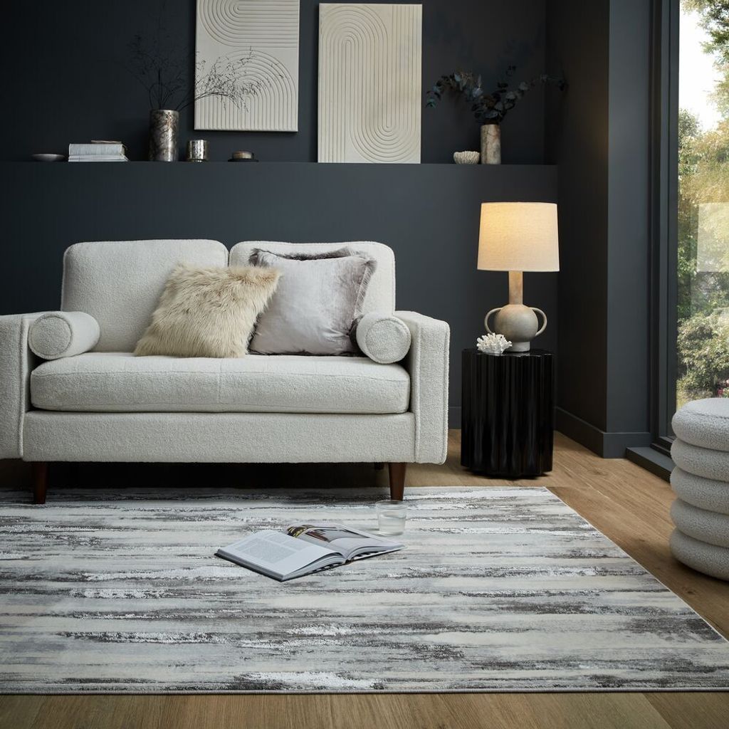 Designer Glanzteppich mit abstrakter Ästhetik & hoher Strapazierfähigkeit - "Zennor". Farbe: Silber, 80x150 cm | Kadima Design