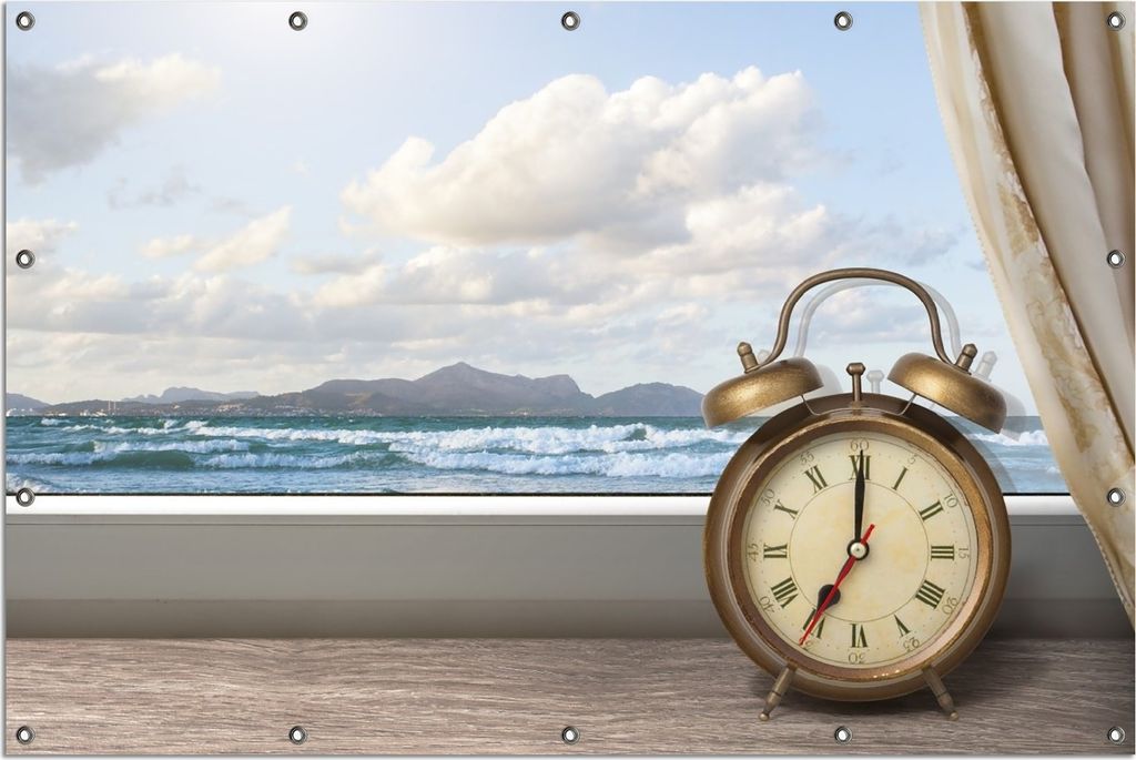 Wallario Outdoor-Poster für Garten oder Balkon, Motiv Guten Morgen sagt das Meer - Wecker und Vorhang am Fenster, in ca. 120 x 180 cm