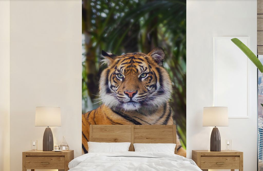 MuchoWow Fototapete für Wohnzimmer oder Schlafzimmer Wandtapete Vinyl Motivtapete Tiger - Tiere - Wald - Dschungel - 120x240 cm - Hintergrundbild