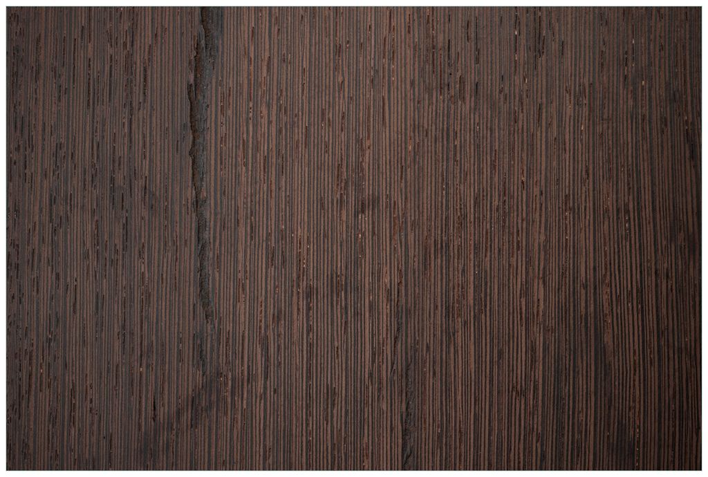 Wallario Premium Vliestapete Fototapete Holz-Optik Textur dunkelbraunes Holz in der Größe 400 x 267 cm, extra dick, wird in 5 Teilen geliefert