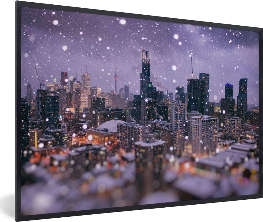 MuchoWow MuchoWow Gerahmtes Poster Die kanadische Stadt Toronto an einem verschneiten Tag 60x40 cm - Poster mit zchwarzem Bilderrahmen - Printi...