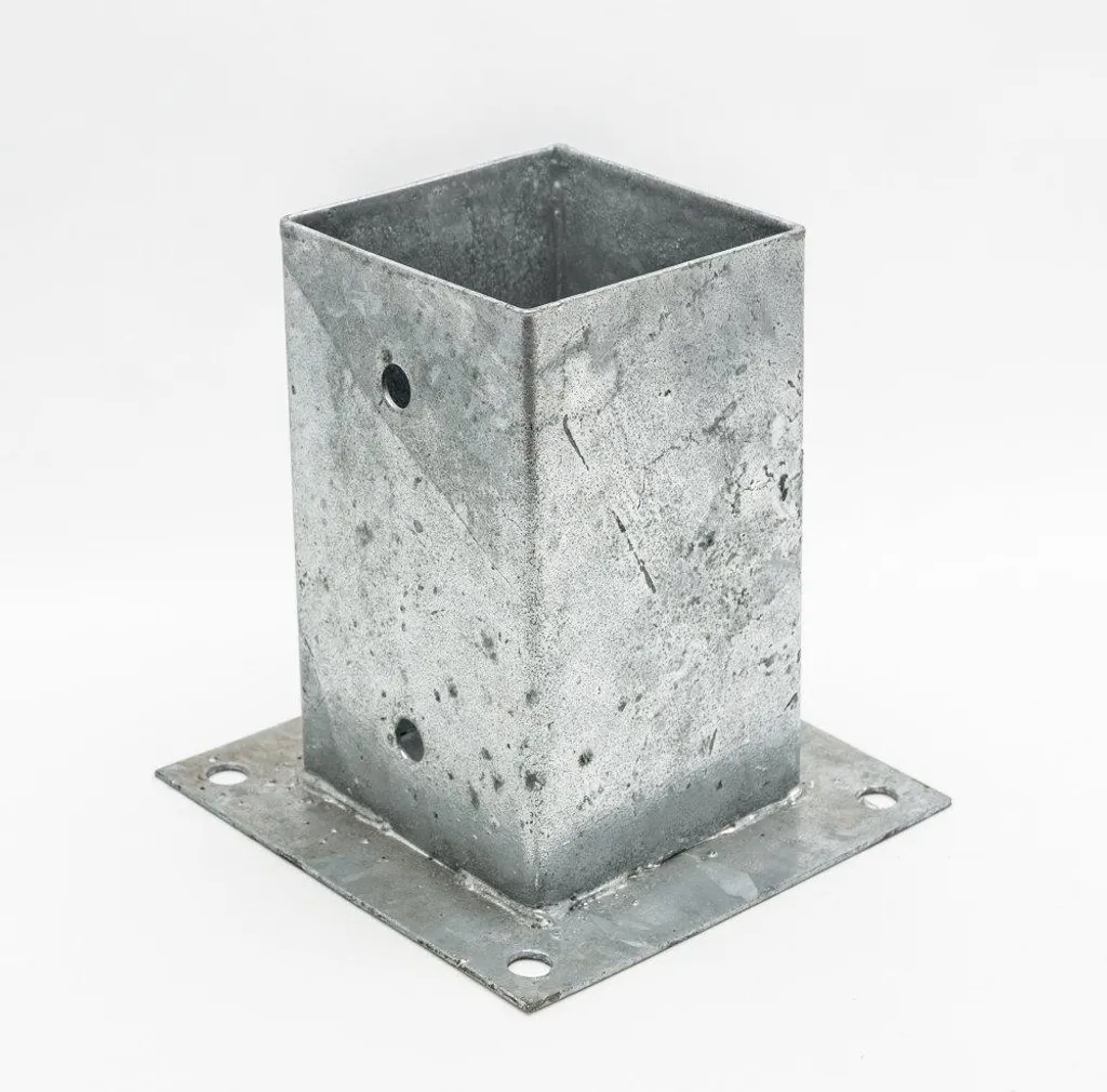 Évitez le Pourrissement du Bois avec ce Pied de Poteau Carré 101 mm