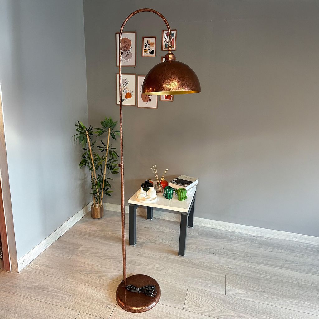 Moderne Stehlampe aus Metall mit E27, Verstellbarer Lampenschirm
