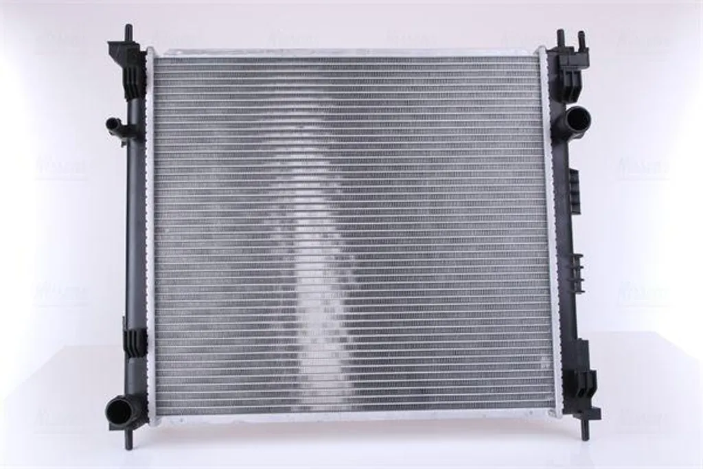 Radiateur moteur compatible Nissan NV200 pour entretien et réparation