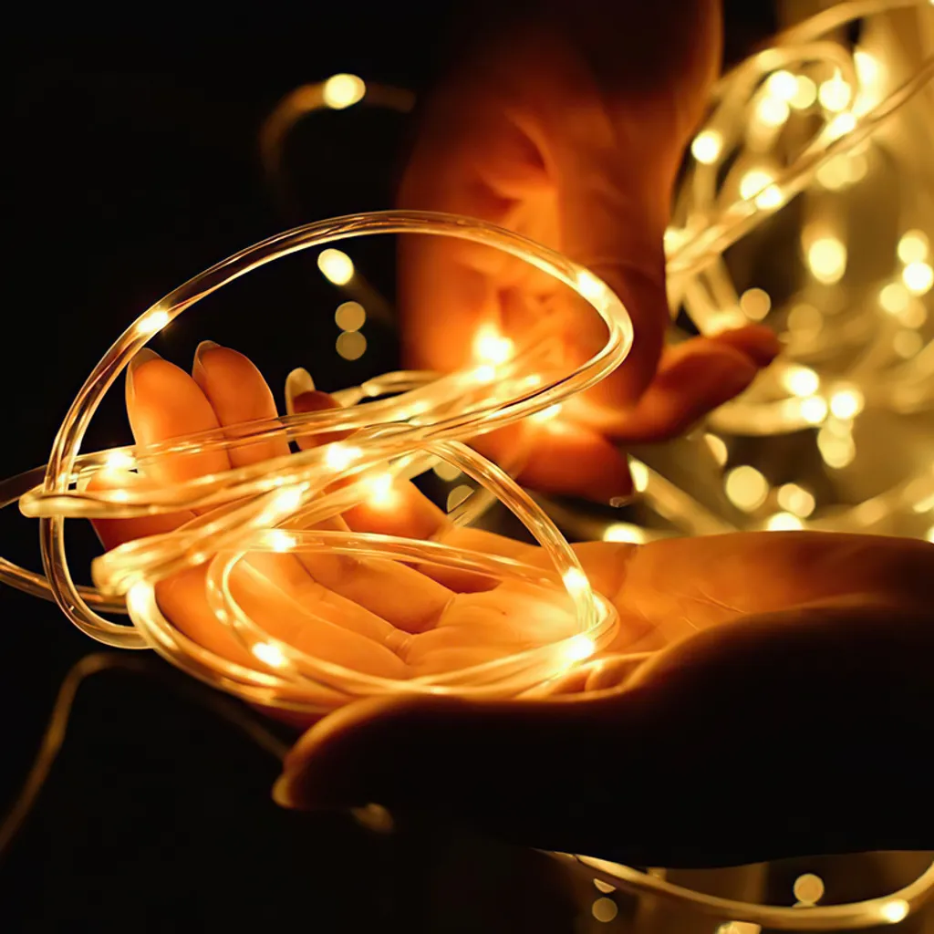 Luci Stringa Solare Da Esterno 30M Con 300 LED Viola, IP65 Impermeabile, 8 Modalità Per Giardino E Matrimoni