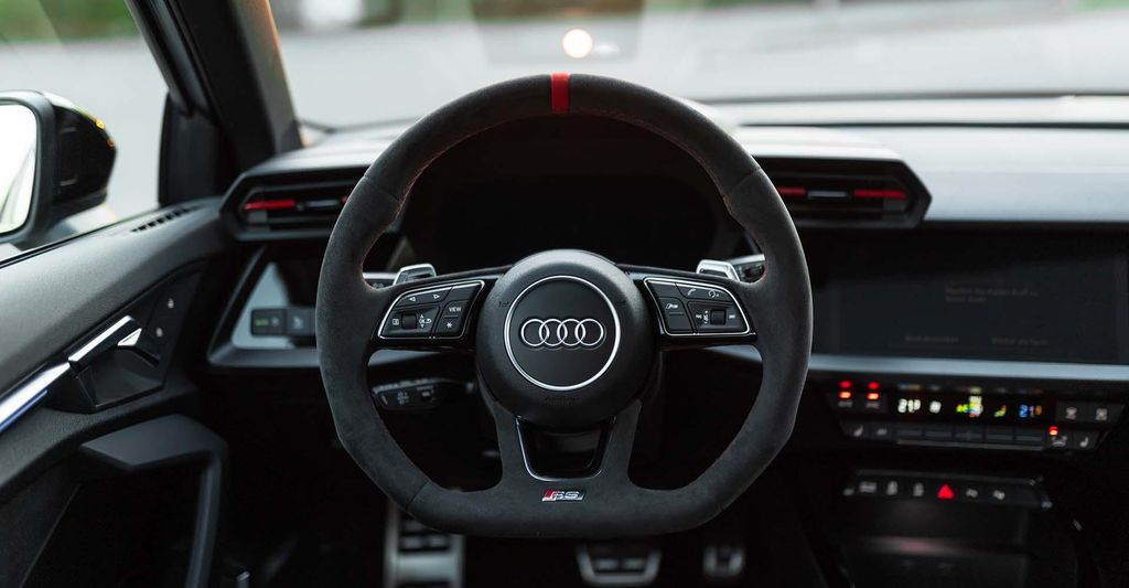mydays Audi RS3 Limousine mieten Bielefeld (Wochenendmiete); Erlebnis verschenken oder selbst erleben; Gutschein für 1 Person(en)
