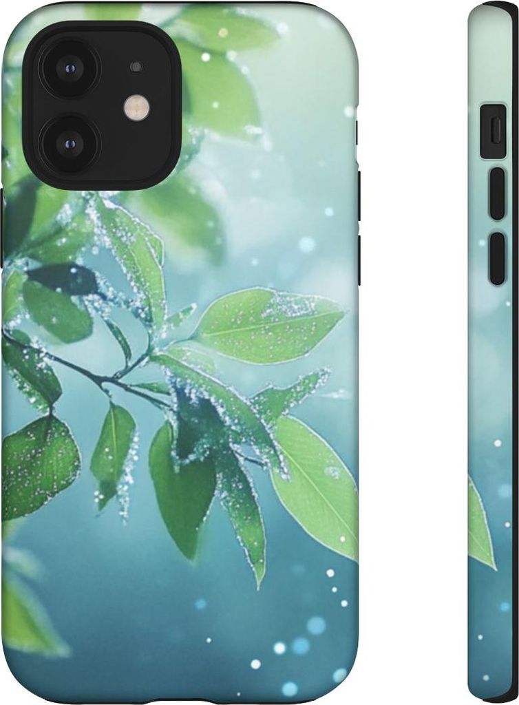 Frische grüne Blätter mit Tautropfen und sanftem Lichtspiel – Hülle Kompatibel mit iPhone 12