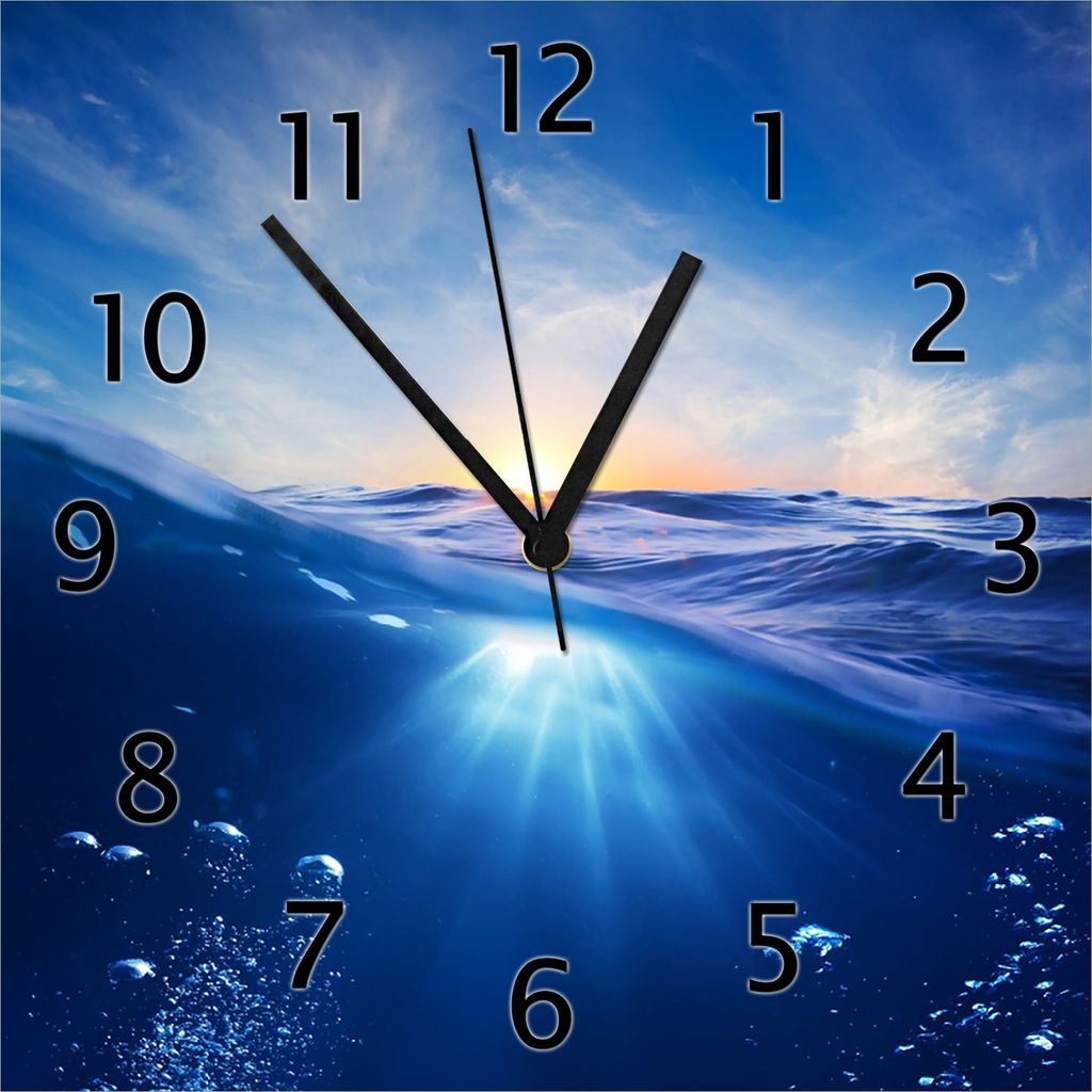 Wallario Design Wanduhr Wellen im Meer bei Sonnenuntergang aus Echtglas, Größe 30 x 30 cm