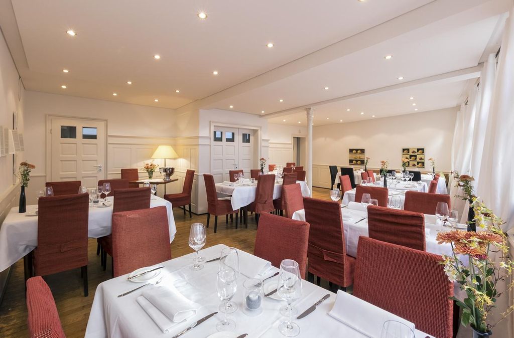 Jochen Schweizer Candle Light Dinner für 2 Tübingen; Erlebnis verschenken oder selbst erleben; Gutschein gültig für 2 Personen