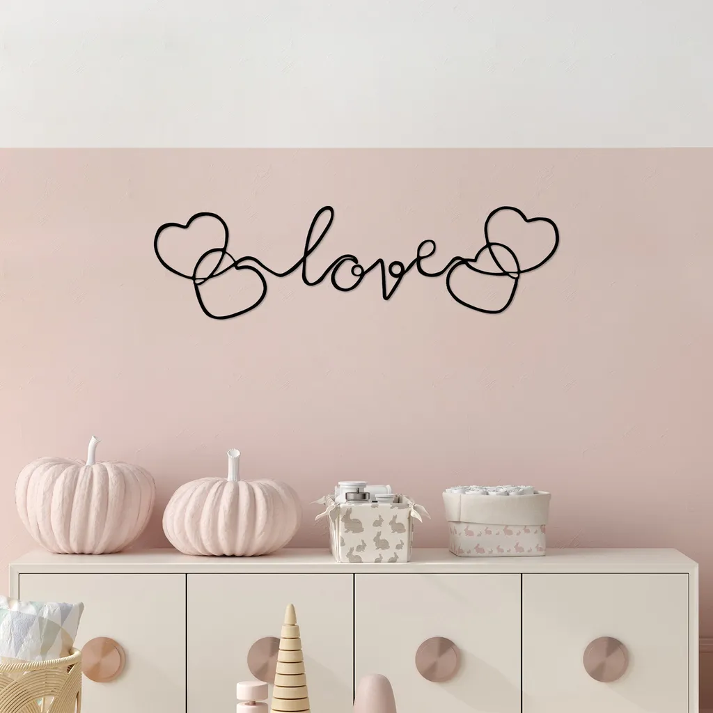 Wallity Love Nero: La Scritta in Metallo per la Tua Parete Social