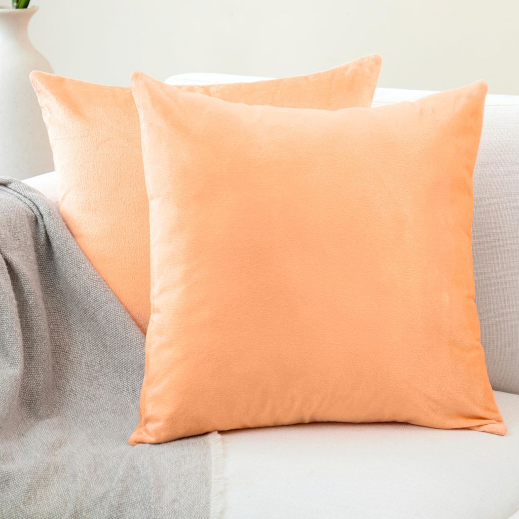 Set aus 2 Samtkissenbezügen (45x45 cm) - einfarbig pfirsichfarben, weich und glatt, waschbar, quadratisch, für Sofa, Sessel, Bett und Wohnzimmer.