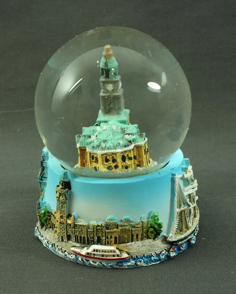Schneekugel Weihnachten Spieluhr Berglandschaft Mit Zug - Winterlandschaft H:14cm