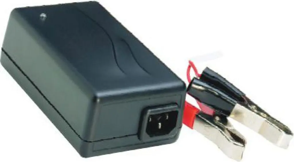 Chargeur entretien batterie 12V pour hivernage moto auto 15-90Ah
