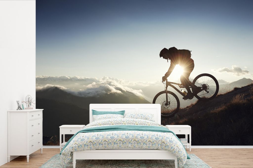 MuchoWow Fototapete für Wohnzimmer oder Schlafzimmer Wandtapete Vinyl Motivtapete Radfahren mit dem Mountainbike vom Berg aus - 600x400 cm - Vin...