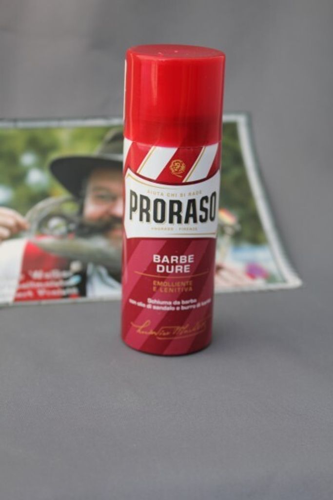 Červená pena na holenie Pena na holenie pre mužov 50 - Obrázok produktu 