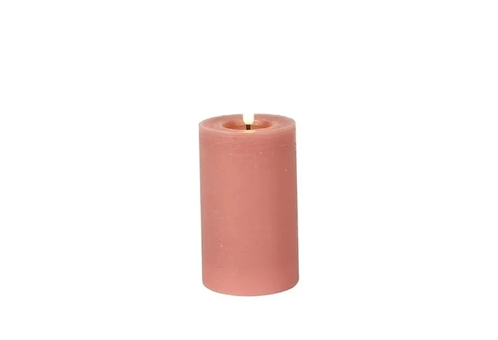 Bougie LED rose 15 cm aspect cire rustique avec flamme vacillante LED