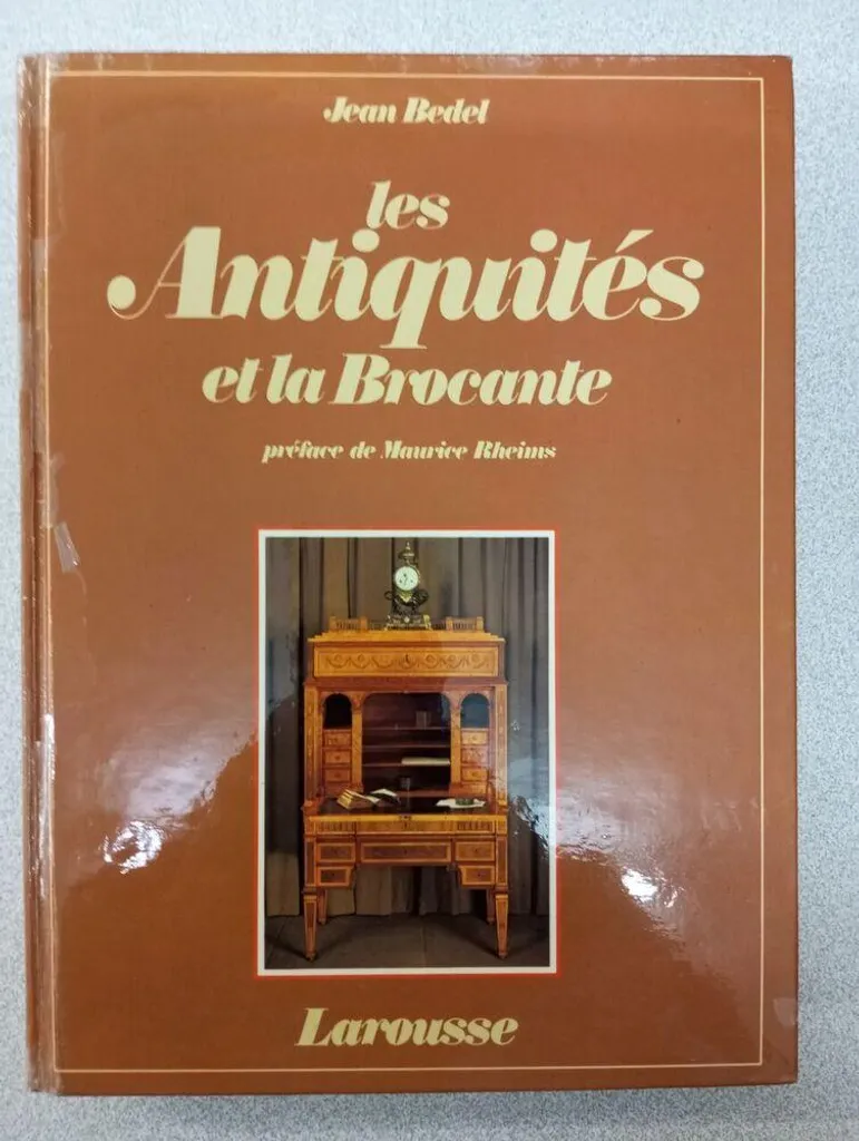 Décoration de Brocante et Antiquités : Mobilier Vintage et Objets d'Art